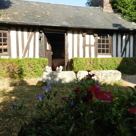 Le Gite Des Trois Vaches Brionne Exterior photo