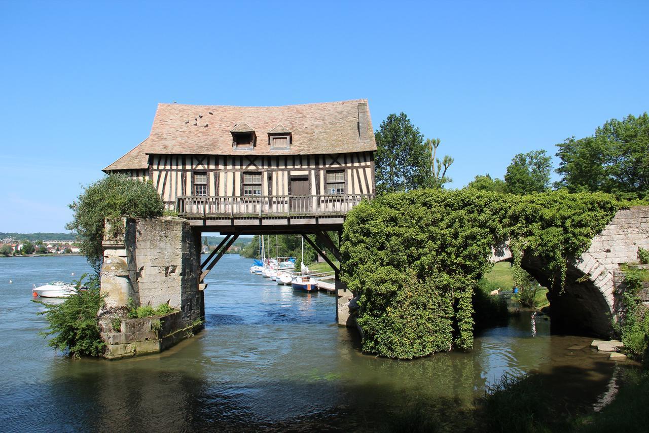 Le Gite Des Trois Vaches Brionne Exterior photo